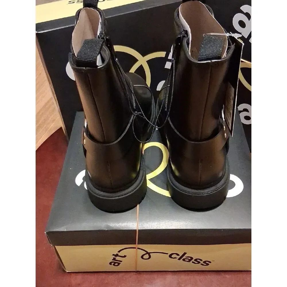 Girls Black Crosby Boots Size 4 Art Class New In Box